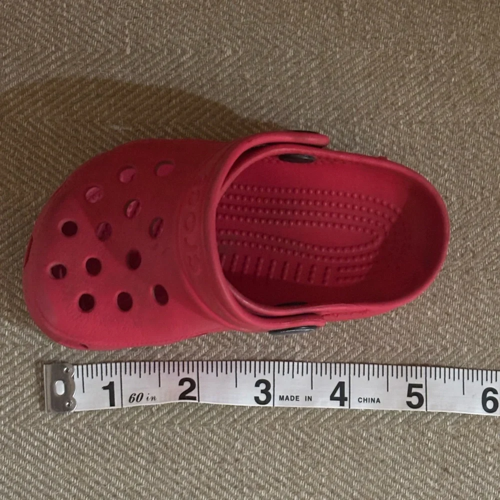Unisex Baby Crocs in Varsity Red | Size 4 / 5